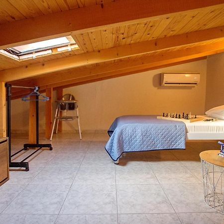 Holiday House Ioanna 2 - Loft Néa Péramos Dış mekan fotoğraf