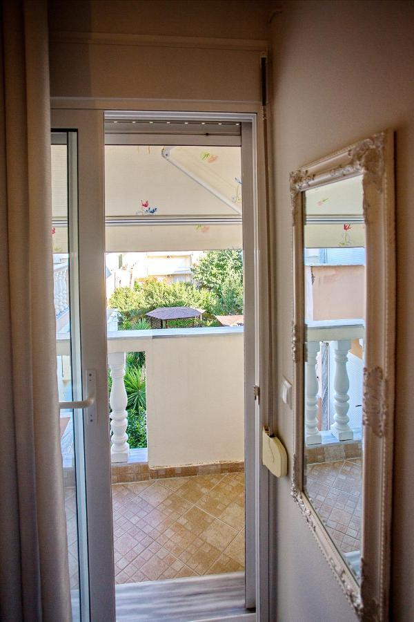 Holiday House Ioanna 2 - Loft Néa Péramos Dış mekan fotoğraf