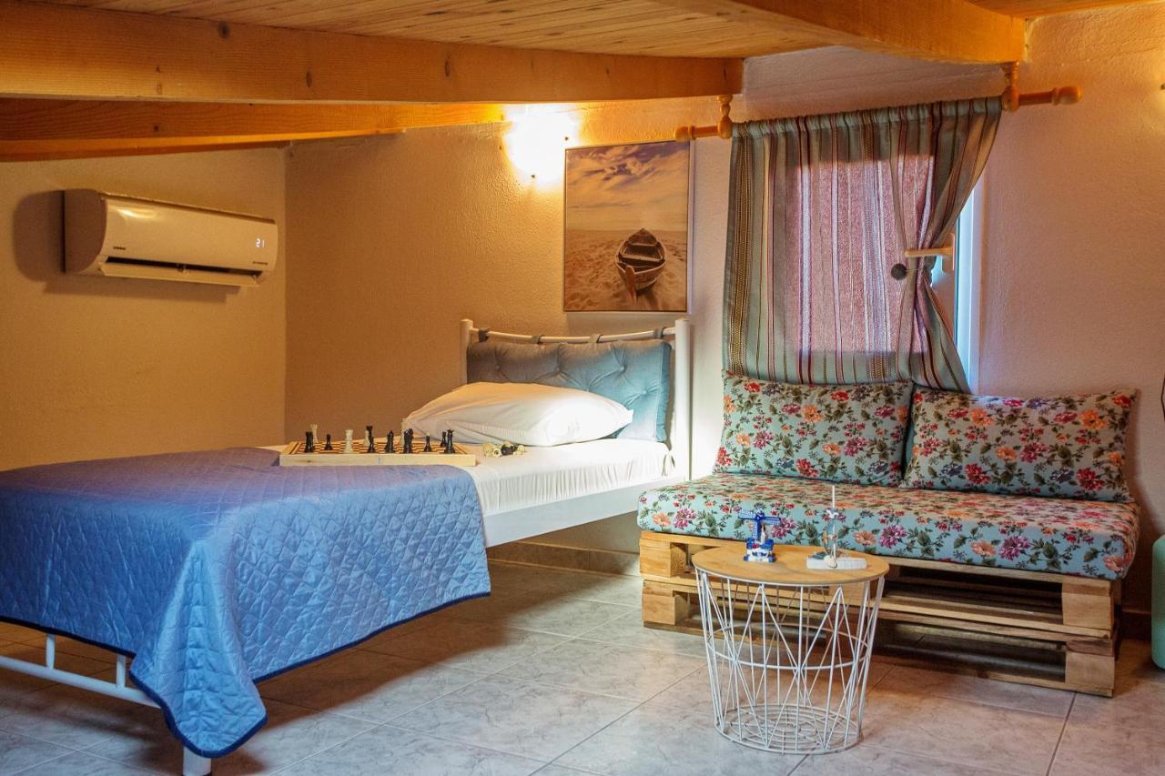 Holiday House Ioanna 2 - Loft Néa Péramos Dış mekan fotoğraf