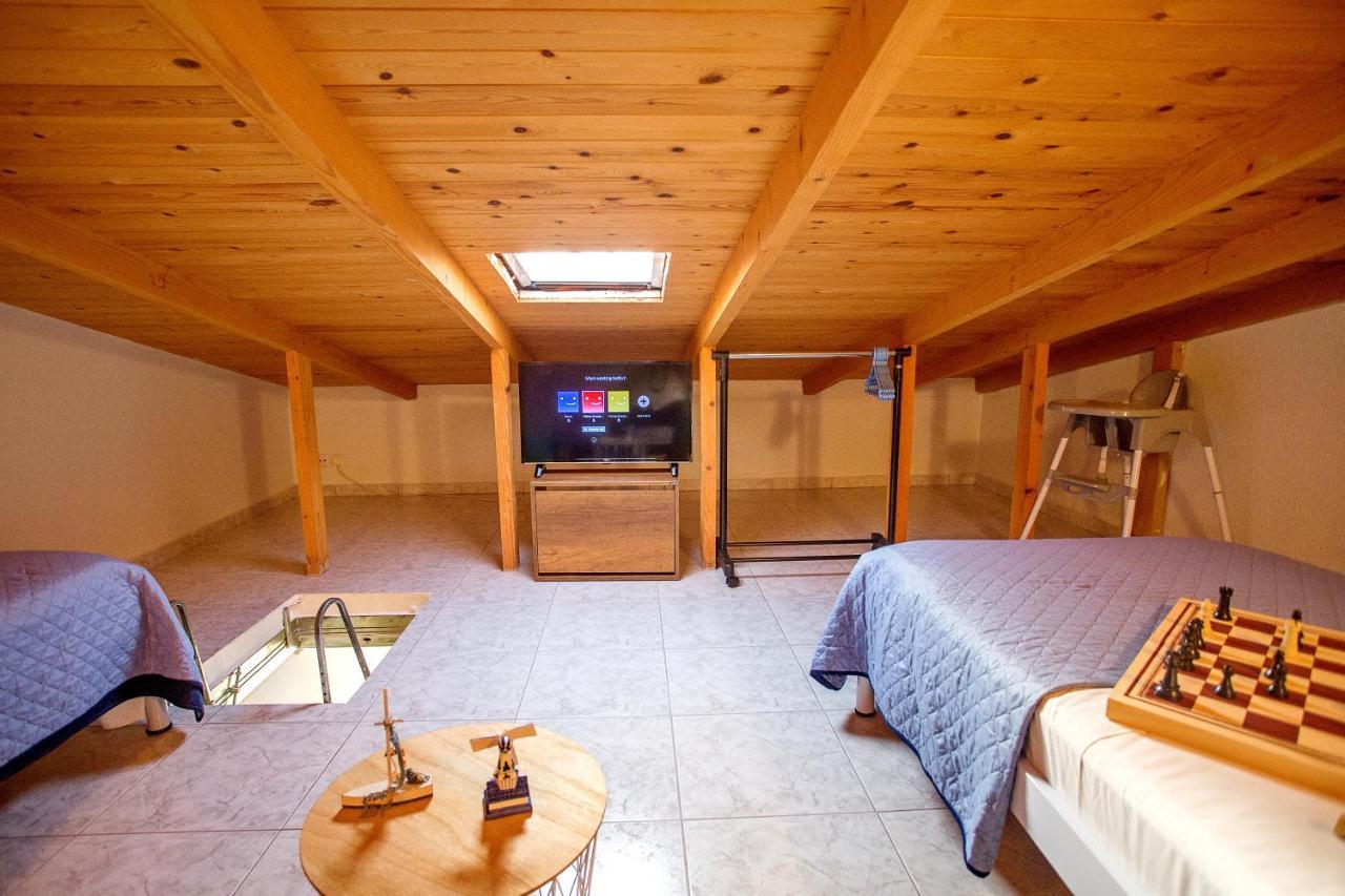Holiday House Ioanna 2 - Loft Néa Péramos Dış mekan fotoğraf