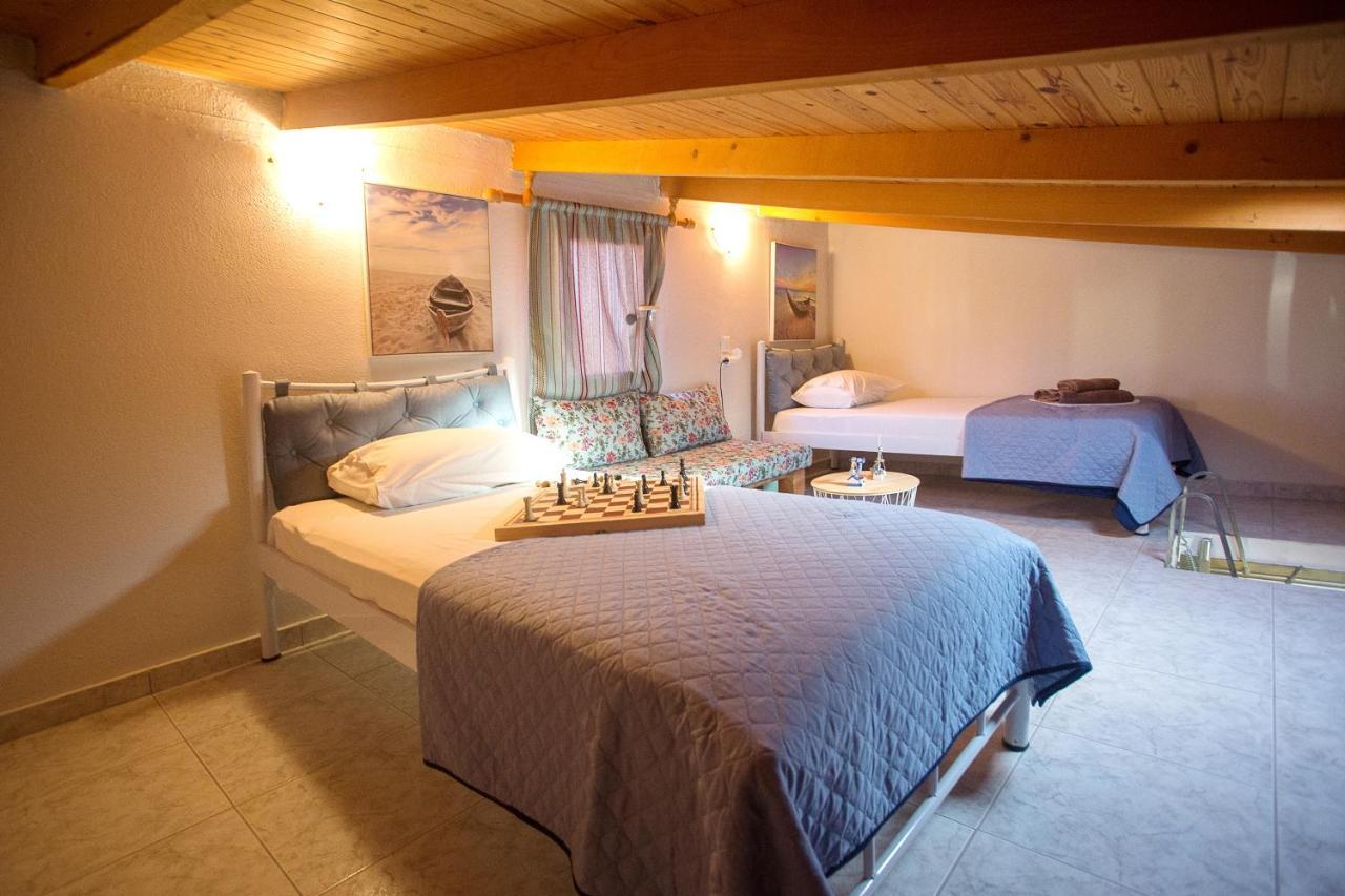 Holiday House Ioanna 2 - Loft Néa Péramos Dış mekan fotoğraf